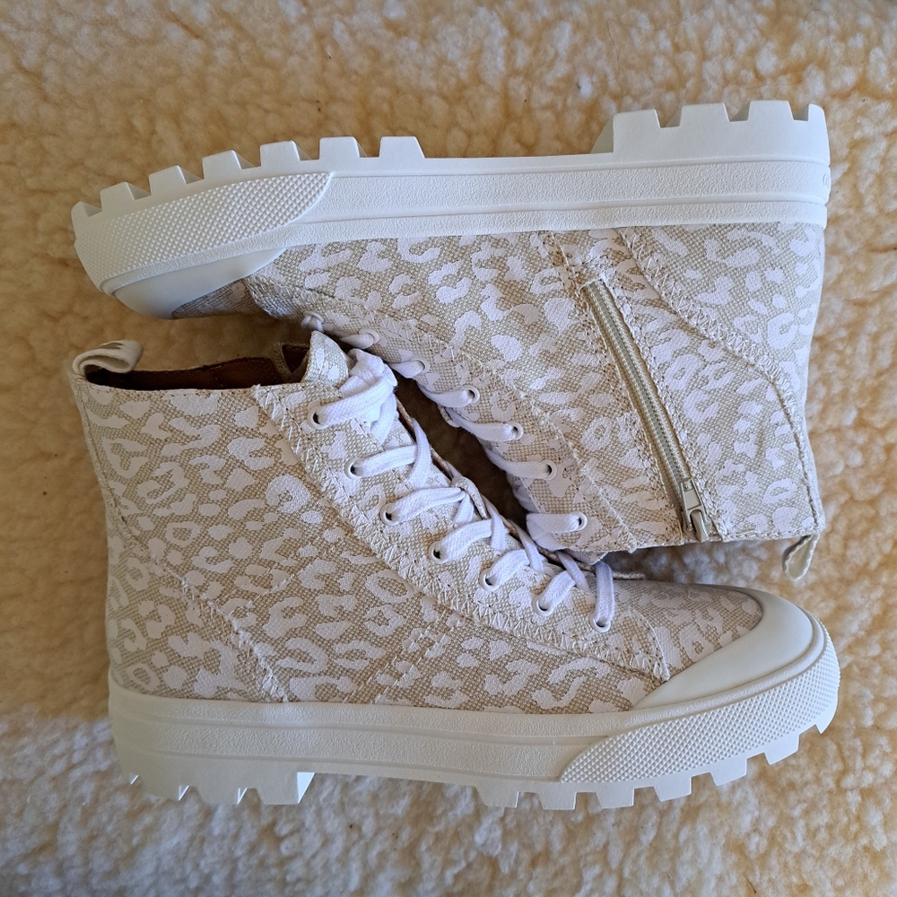 Lucky Brand Women's Eisley Causal High Top Sneaker - Picture 5 of 12